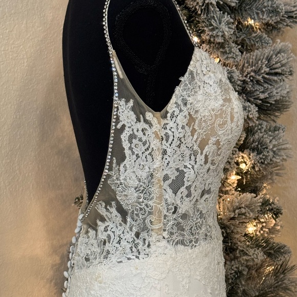 Blue By Enzoani Mermaid Style Ivory Wedding Dress - NEW Size 4 - Retails $4800 - Picture 9 of 16